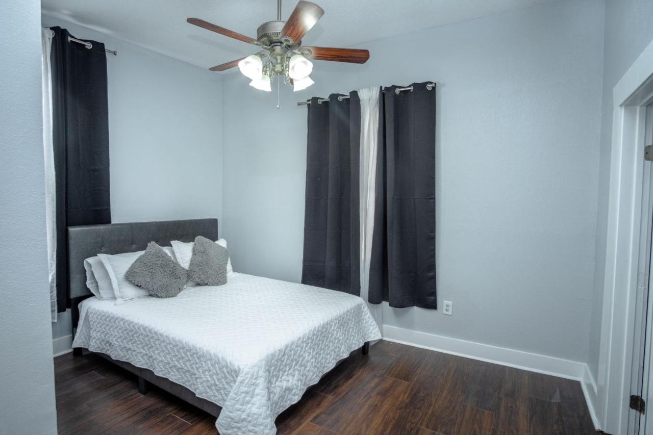Appartamento Remodeled Historic 2Br 1Ba House Near Downtown San Antonio Esterno foto