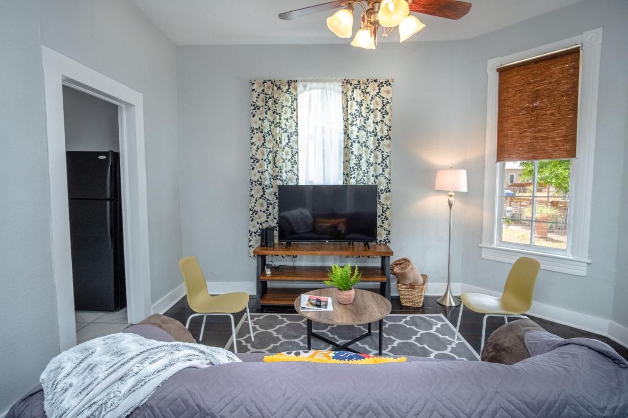 Appartamento Remodeled Historic 2Br 1Ba House Near Downtown San Antonio Esterno foto